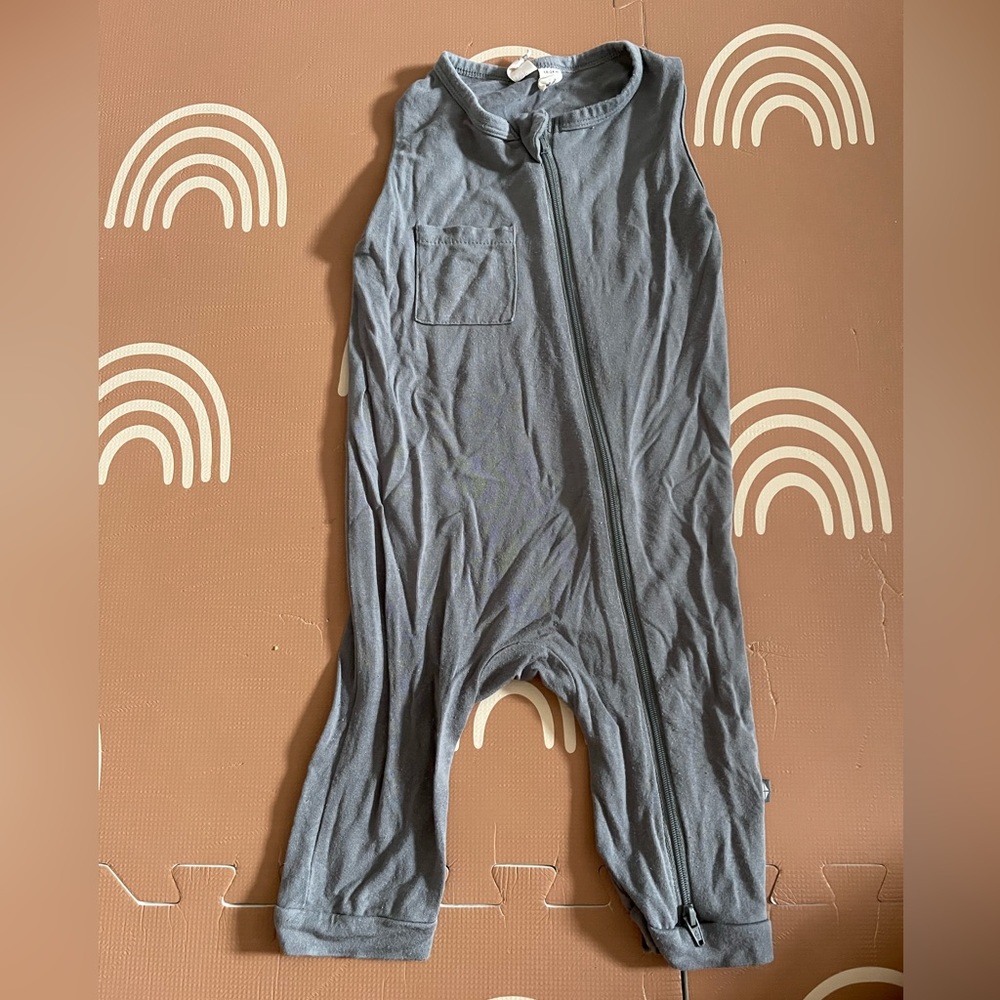 Kyte baby sleeveless zippered romper 18-24